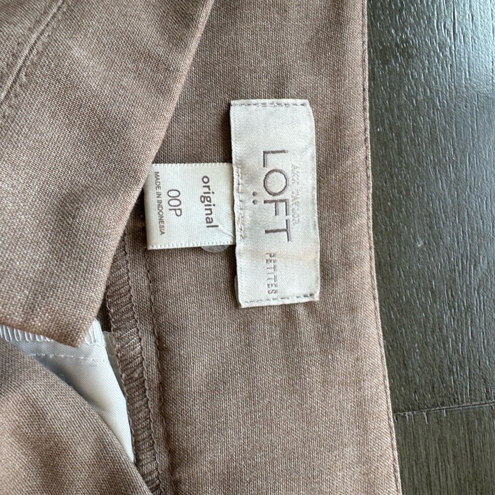Loft Petite tan colored pants in 00P